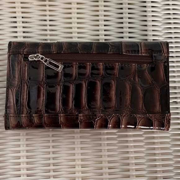 Brown Patent Guess Bag and Wallet Set - Picture 9 of 17